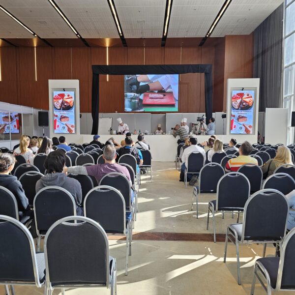 Pantalla gigante y totem LED para EXPO ALIMENTAR