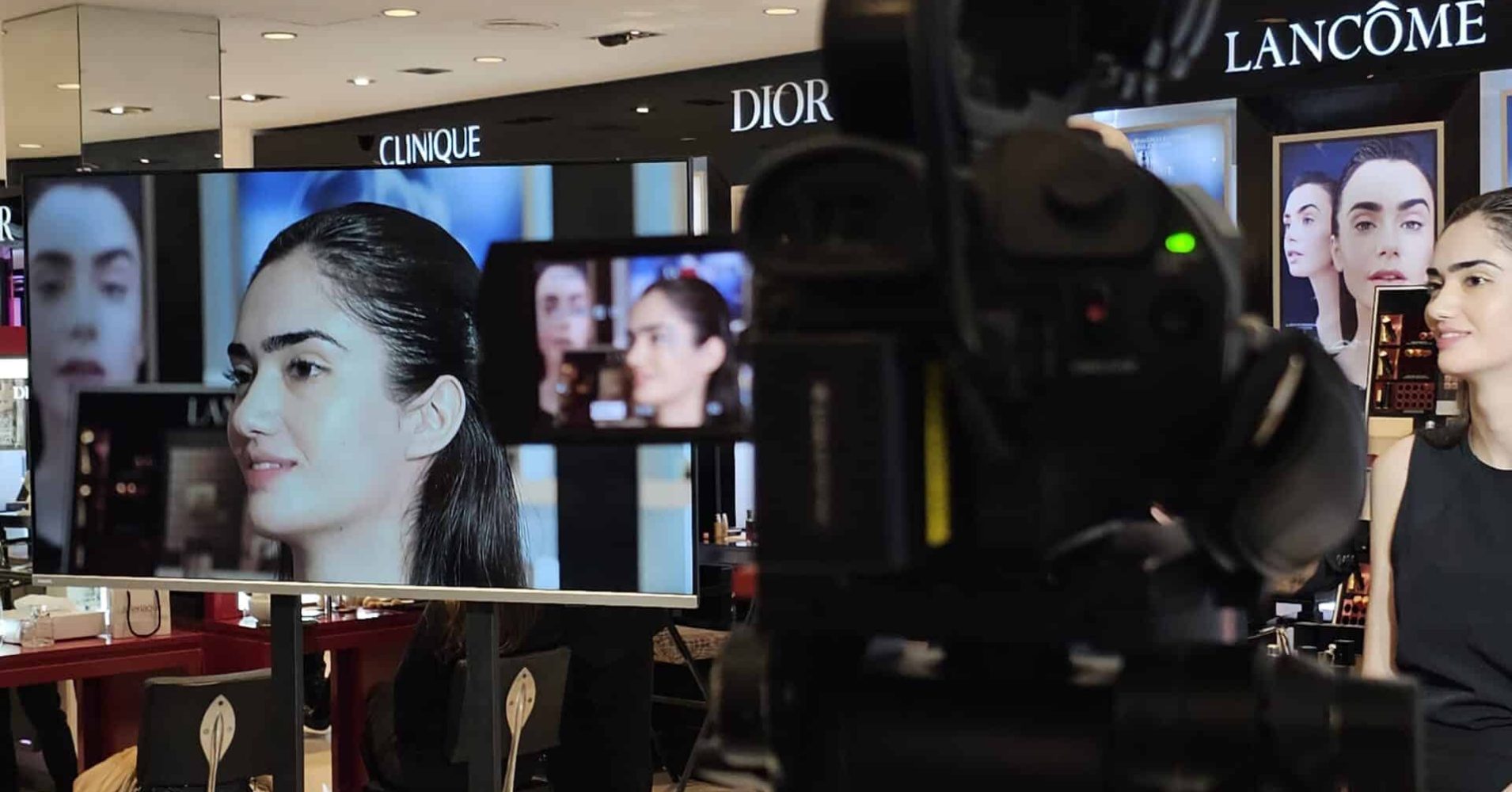 Streaming de video y pantallas para presentación de producto DIOR.
